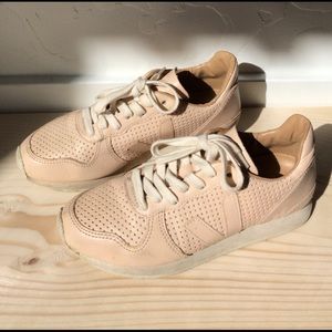 Veja  Bastille Sneakers